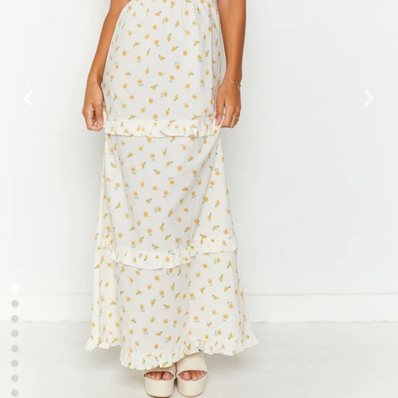 NEW WITH TAGS RUFFLE FLORAL MAXI DRESS - Picture 5 of 6